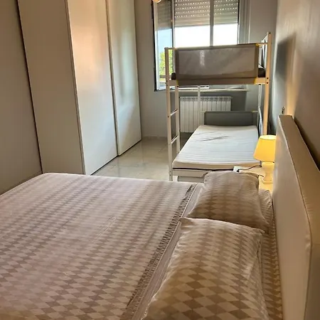 Blue Sea Apartment *